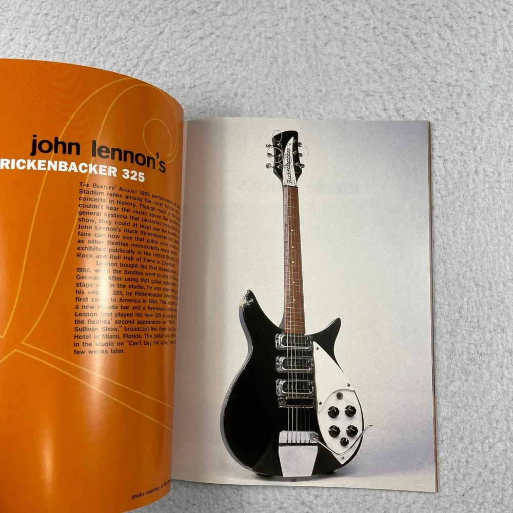 Hal Leonard‎ Guitars That Shook The World Book Unisex OS Gray Music History Rock